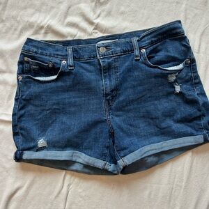 Women’s Levi Mid-Length Jean Shorts; Size 32; Denim Shorts; Dark Wash;Distressed